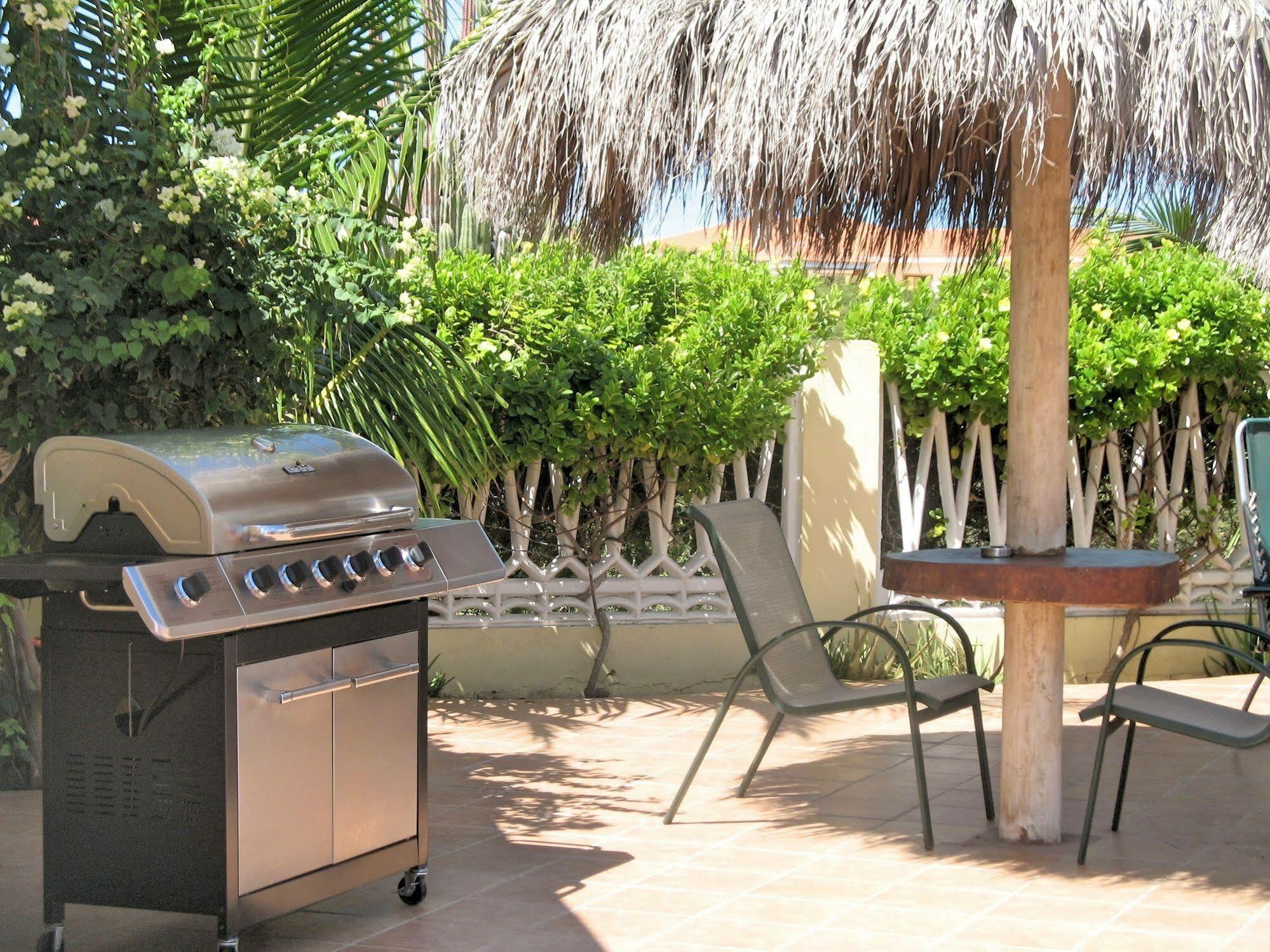 Aruba Cunucu Residence Palm Beach Exterior photo